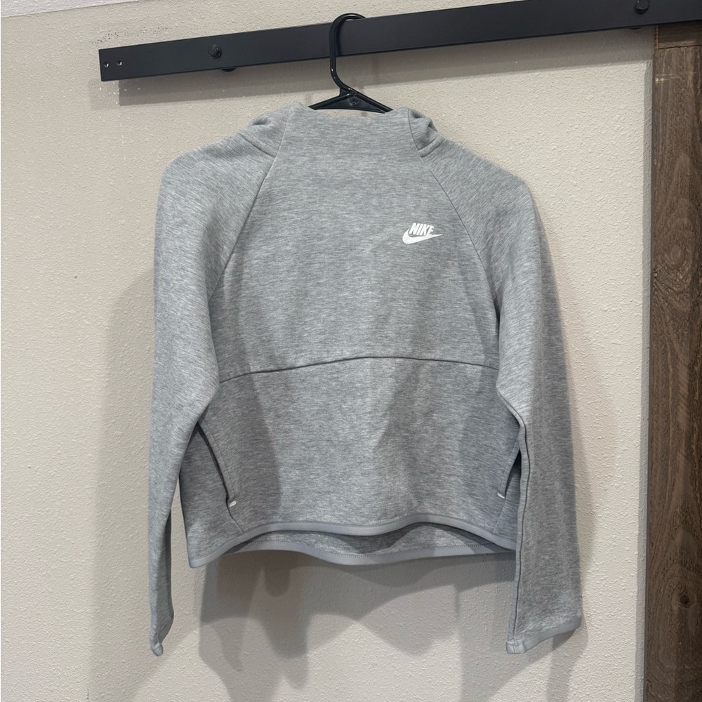 Nike Light Gray Cropped Sweatshirt with White Swoosh
